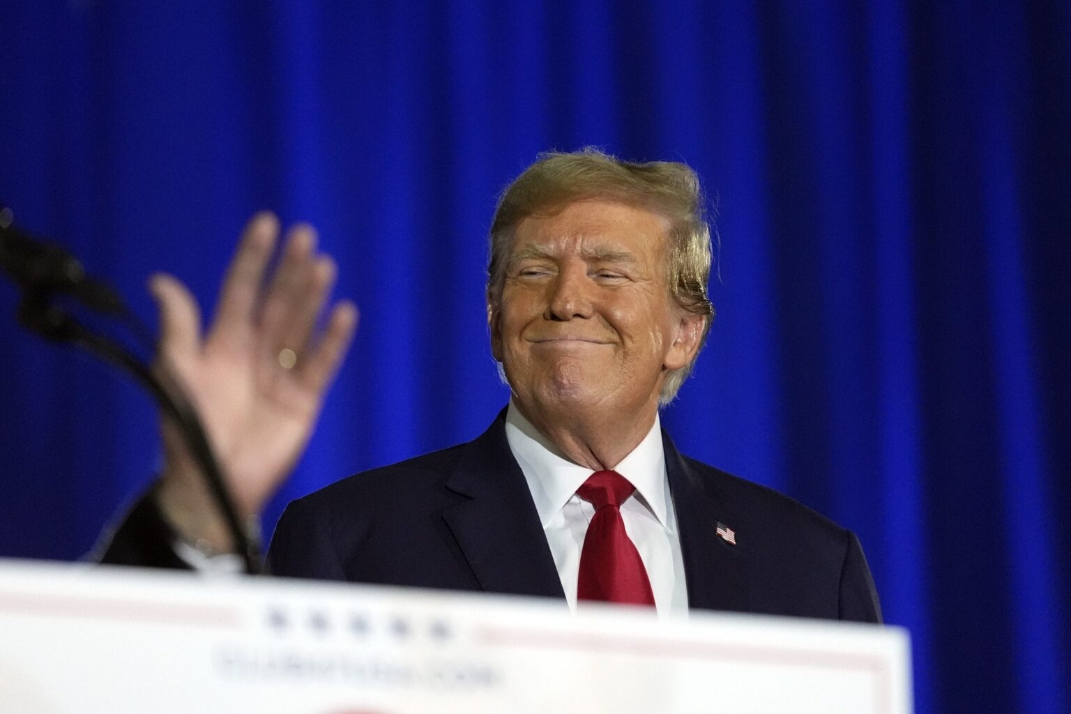 トランプの誕生日にパレードのために全国的な「ノー・キングス」抗議が計画された