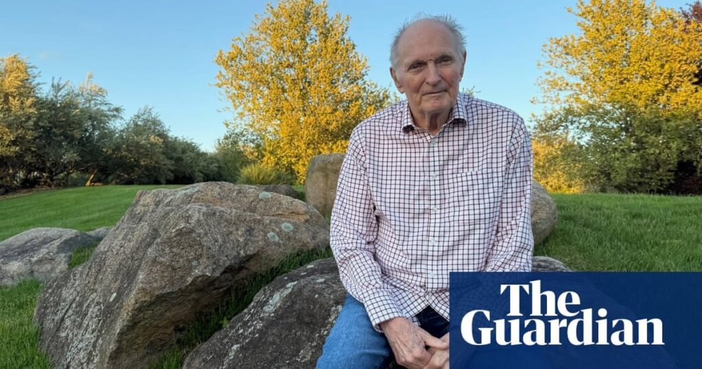 「私の母は私が6歳になるまで父を刺そうとしませんでした」：アラン・アルダは子供時代、結婚、60年間のスターダムについて