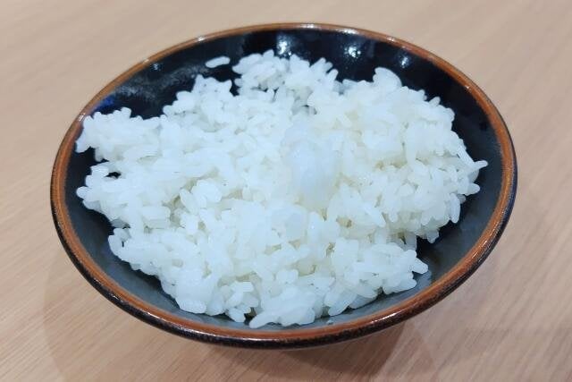 米価高騰が日本人のコメ離れに拍車かける 茶わん1杯のごはんは4枚切り食パン1枚より高額の時代