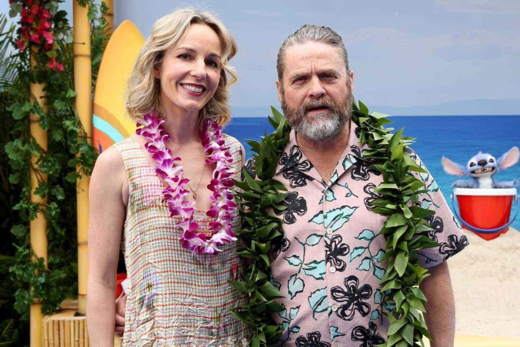 Zach Galianakisは、なぜ彼が妻のクインとその2人の子供をハリウッドのスポットライトから遠ざける理由を明らかにします