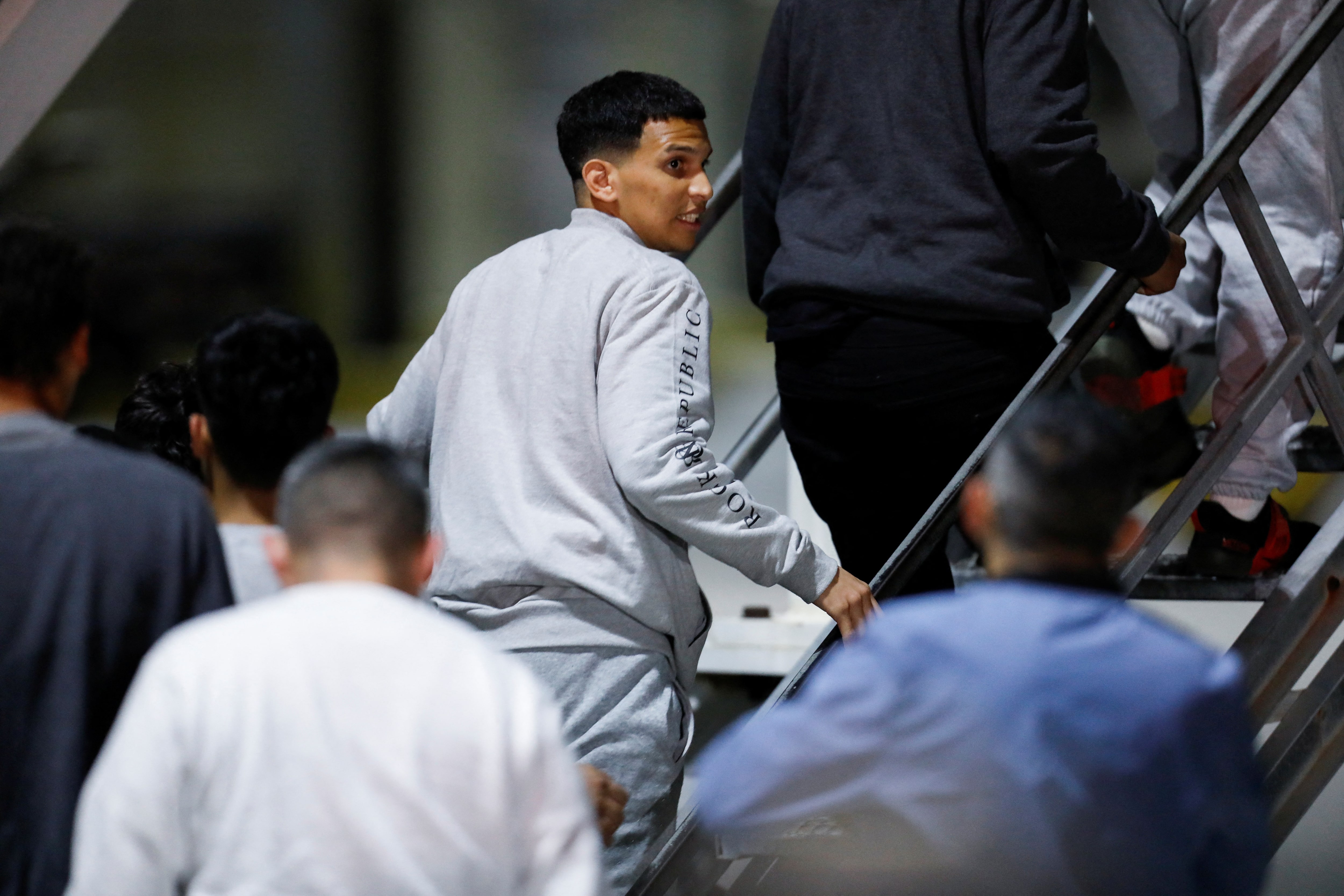 トランプ政権の「敵性外国人法」適用は違法 連邦地裁が判断