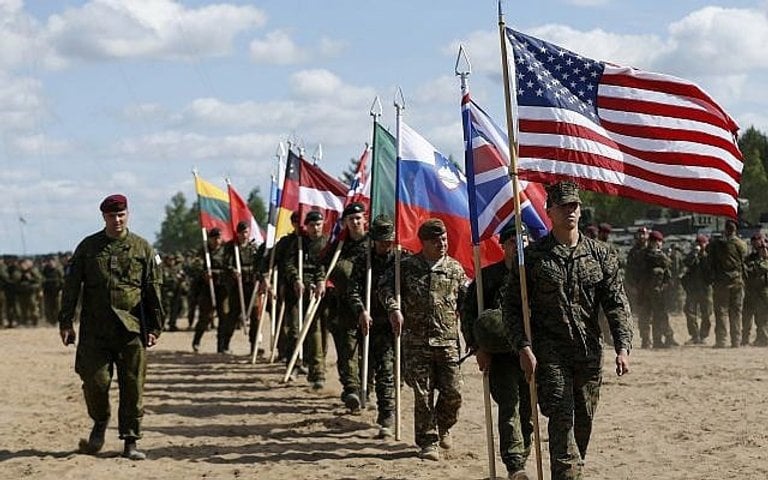 ポーランドとバルティクス：NATOの新しい冷戦の最前線の州