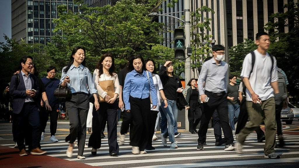 韓国では、人々はあまりにも多くの仕事で死にます - 今、彼らは4日間の週を得ることができます
