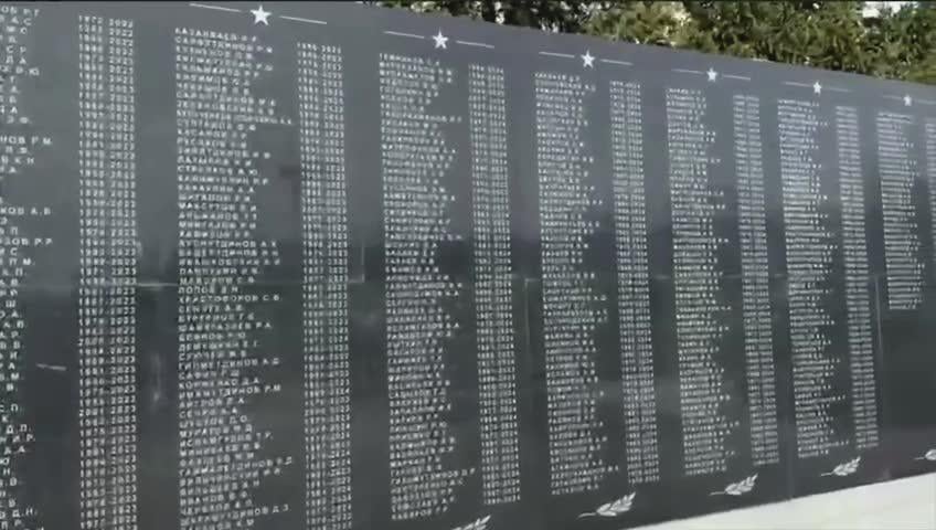 ロシアのナベレズニー・チェルニーの活動家は、ロシアの「犠牲者」のように見えるものを撮影した