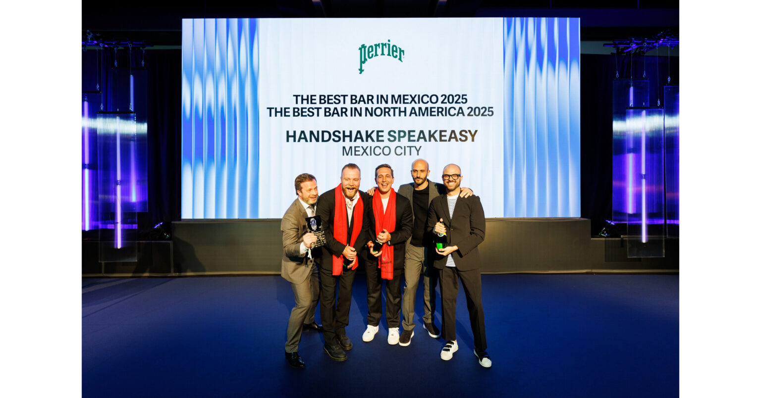 メキシコシティの HANDSHAKE SPEAKEASY が、NORTH AMERICA'S 50 BEST BARS のランキング発表に伴い、2 年連続で THE BEST BAR IN NORTH AMERICA 選ばれました Japan - Japanese Italia - Italiano USA - English USA - Deutsch BRAZIL - Portuguese APAC - Traditional Chinese USA - English MEXICO - Spanish USA - Français