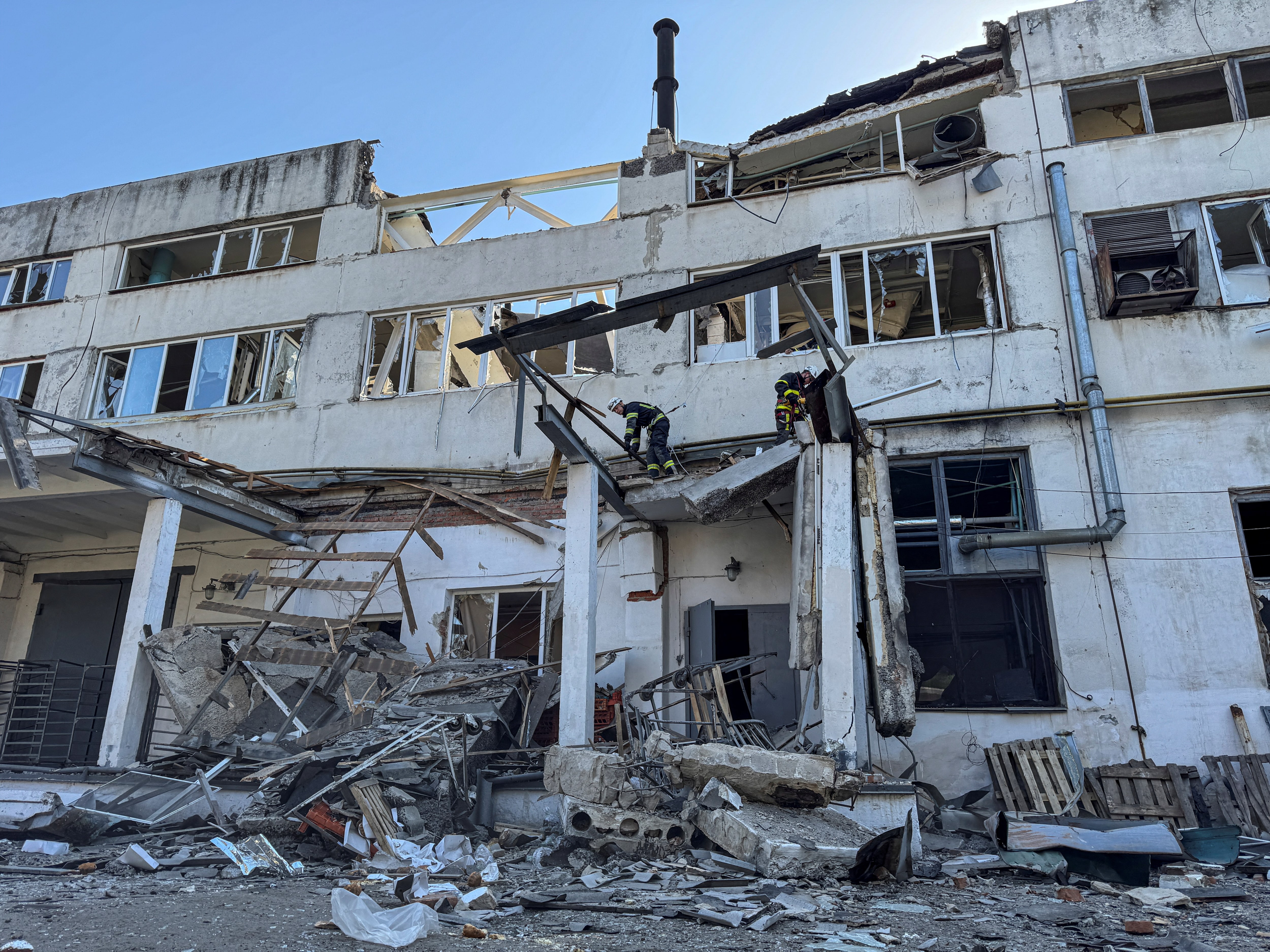 ロシア、ウクライナ北東部スムイの国境に「安全地帯」を構築