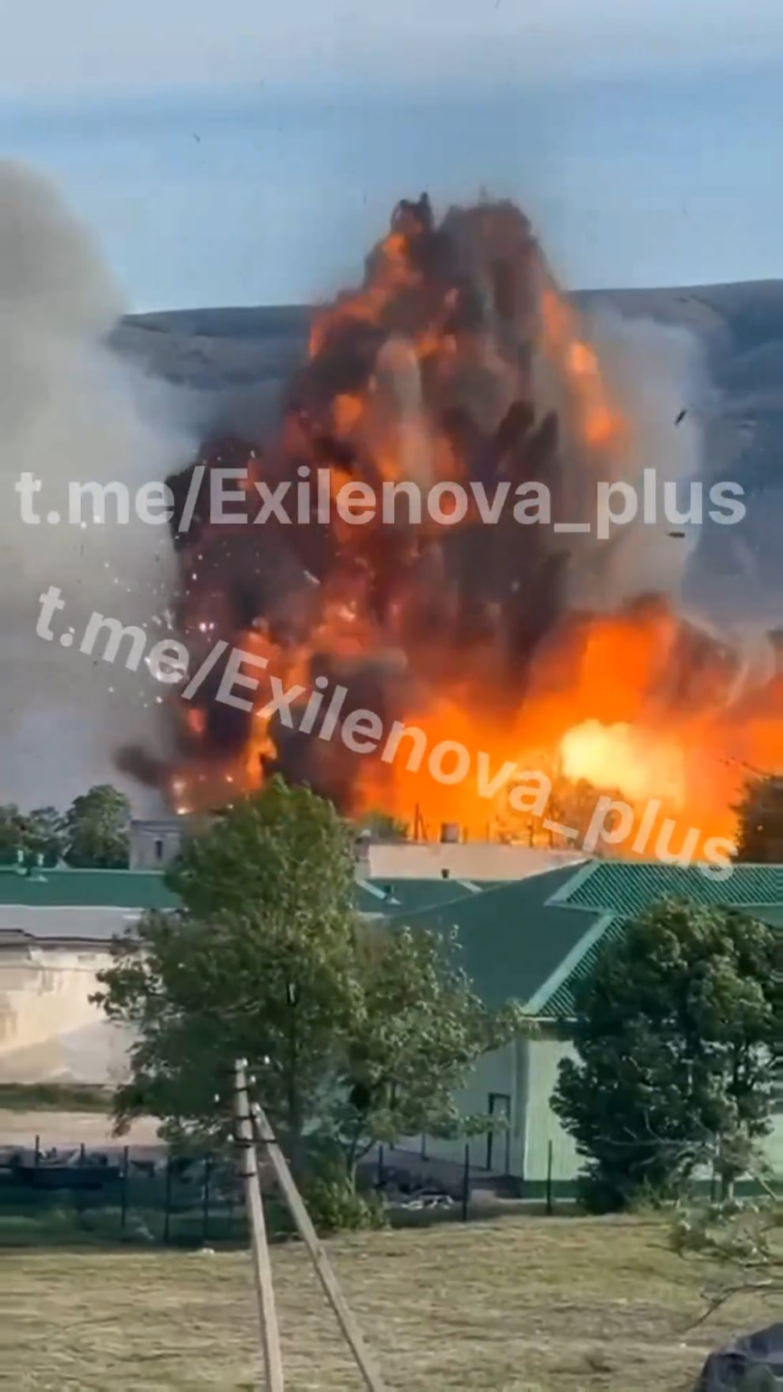 クリミアのペレバルンからの特別なビデオ。地元の情報筋は、弾薬の爆発の結果、15人のロシアの徴兵が殺されたと報告した。ただし、数が高い場合があります。 2025年5月16日