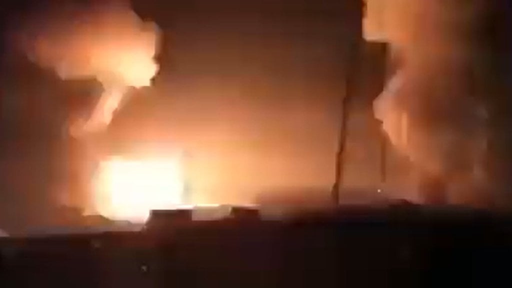 ロケッツを備えたインドは、パキスタンのいくつかの場所を攻撃しました