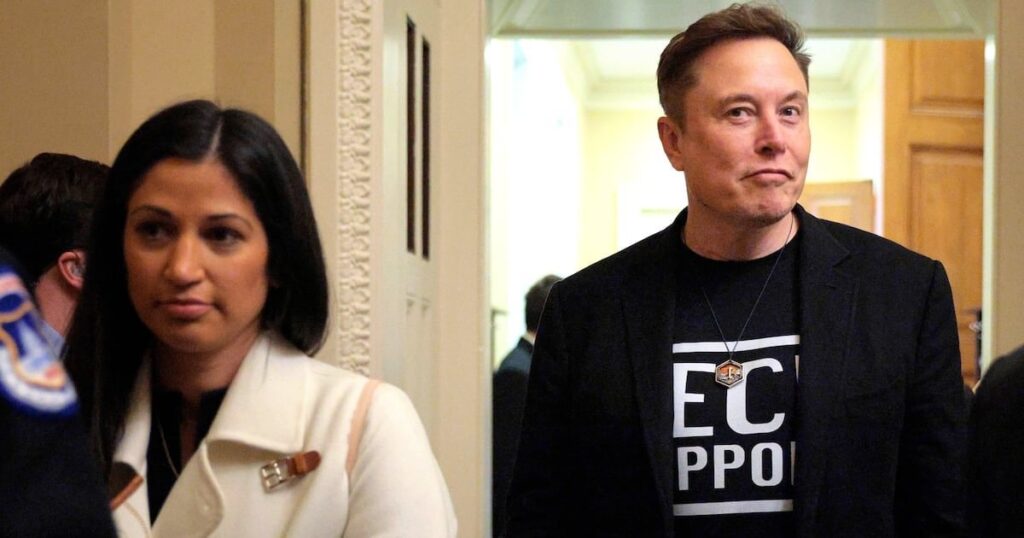 マスクはスティーブン・ミラーの妻を連れて行きます。トランプの補佐官が激怒するように