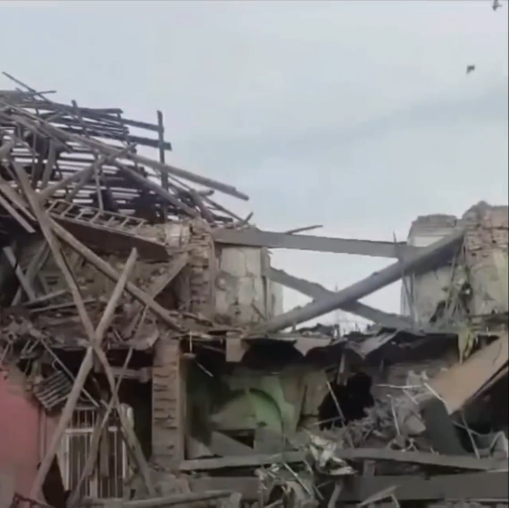 ウクライナのヒマーがクルスク地域のコレネヴォにロシアの軍事基地を破壊したことが報告されています。 2025年5月29日