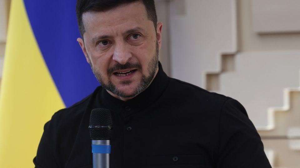 Zelenskyyは、ウクライナの土地からの軍隊の撤退を拒否します