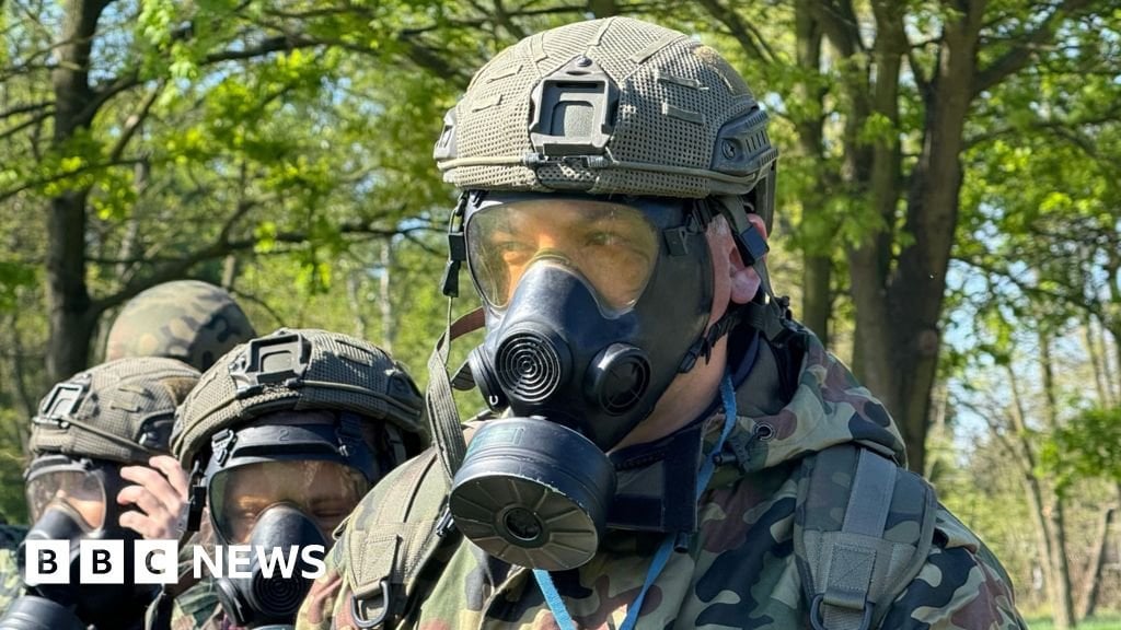 普通のポーランド人がロシアの侵略にどのように準備しているか