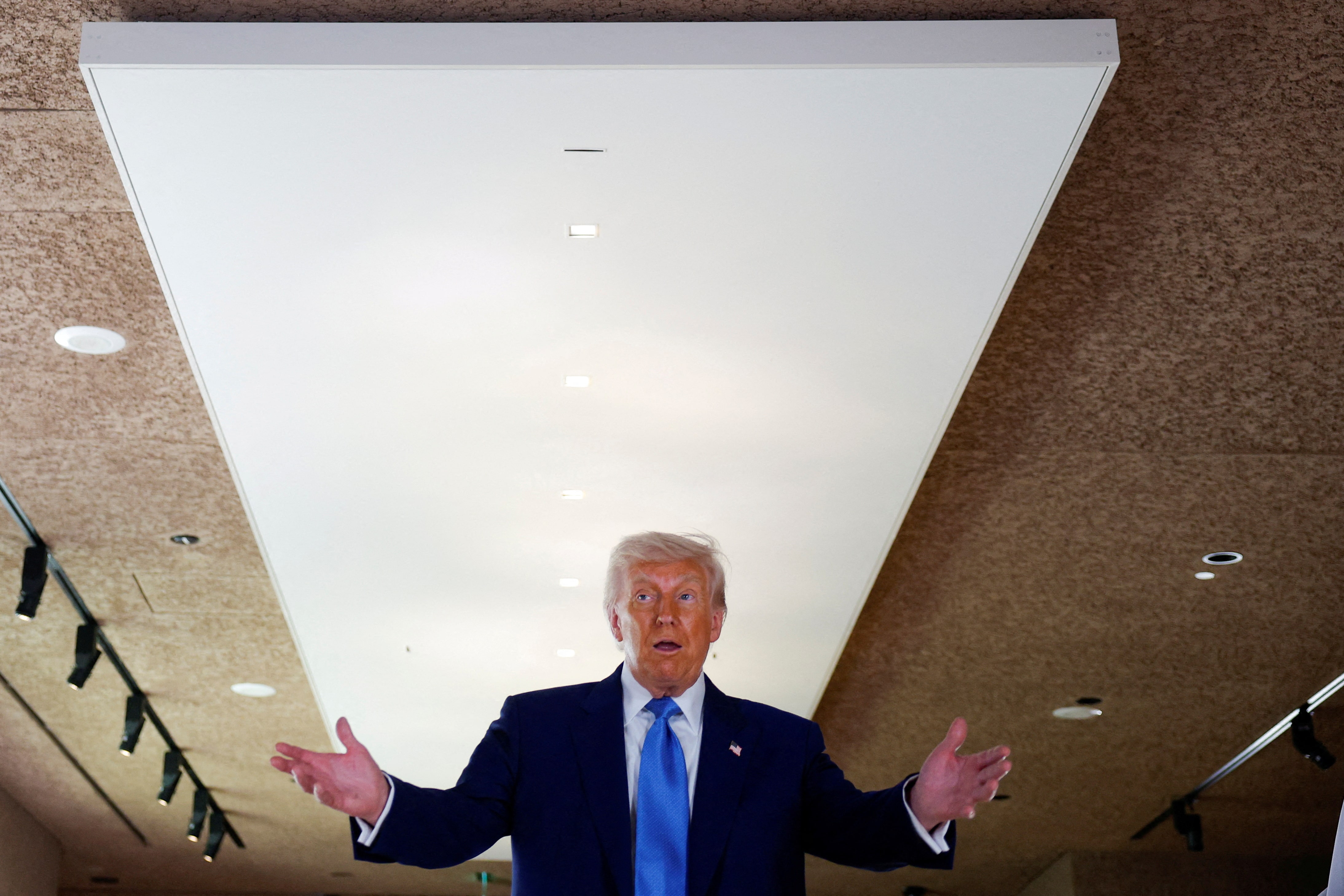 トランプ大統領、各国に「米での事業費用」提示へ　近く書簡送付