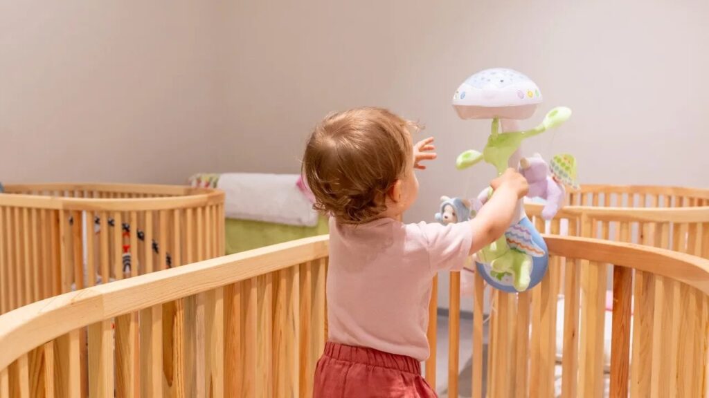 デイケアのバレエ。 「私の息子は食べるために髪に引っ張られました」