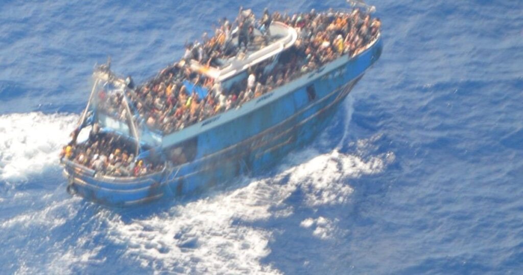 Pylos Shipwreck：港湾の17人のメンバーに対する刑事により調の刑事訴追 - 当時のリーダーによって発表