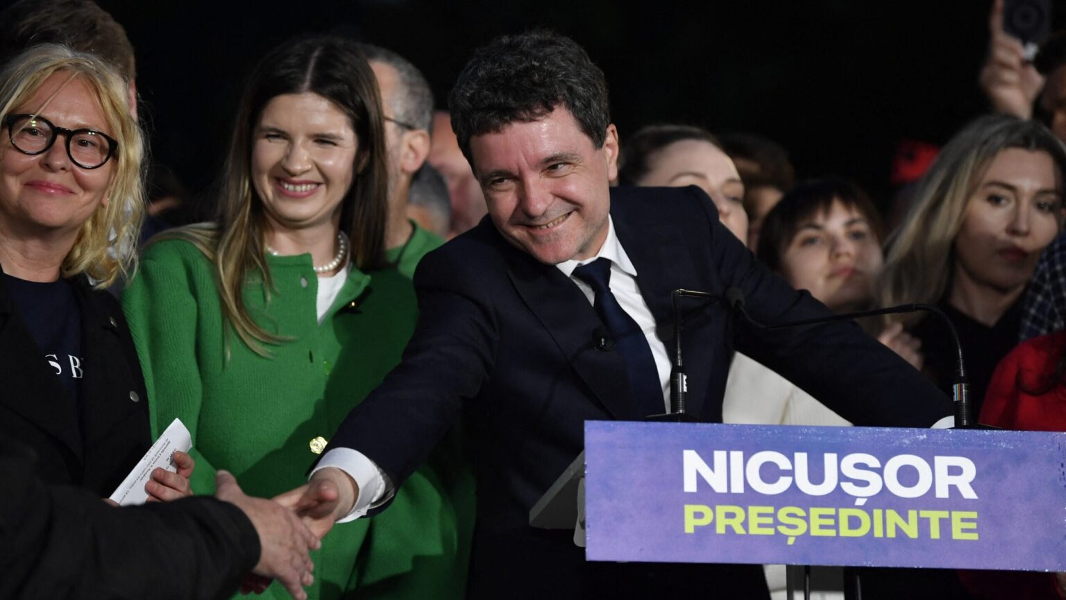 プロクレインニコスールダンは、ジョージシミオンに先立ってルーマニアでの大統領選挙で優勝した可能性があります