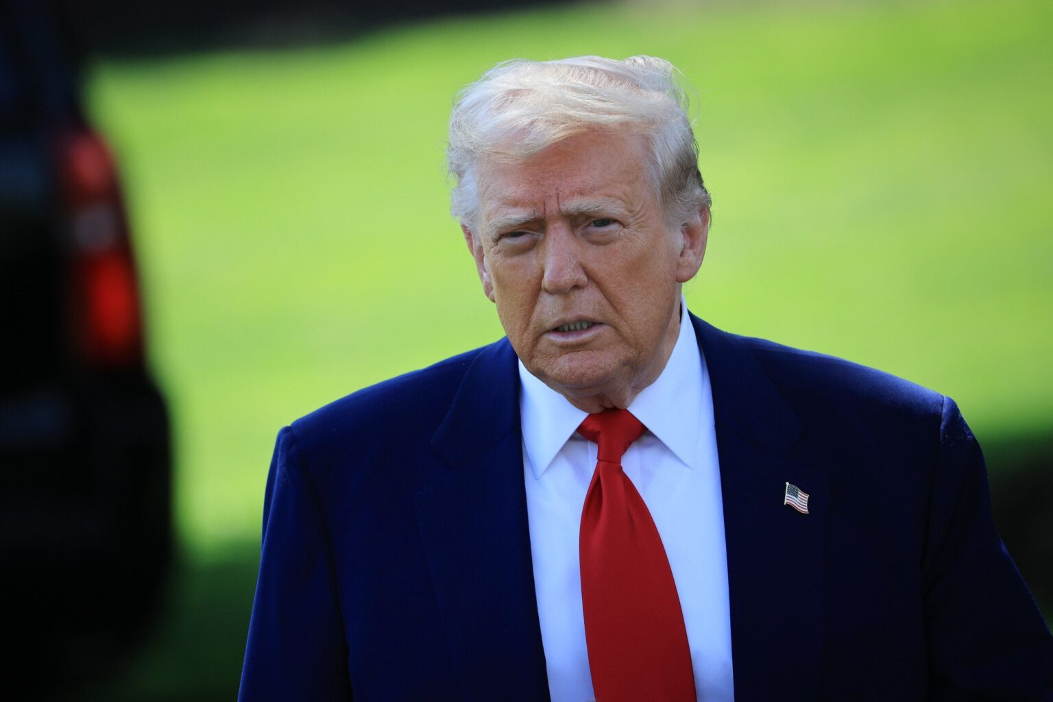 ドナルド・トランプの承認格付けは、農村部のアメリカ人と崩壊します