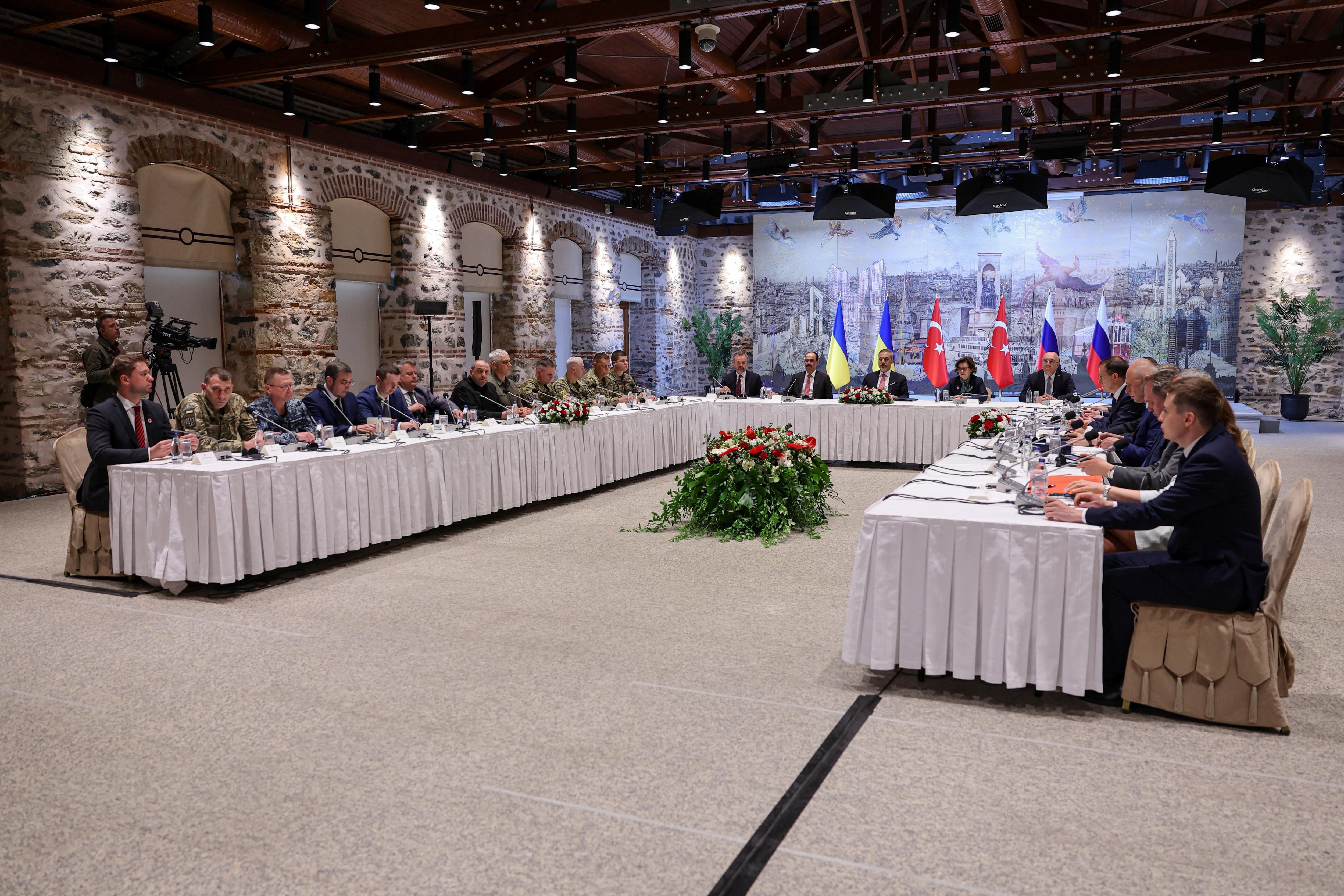 トランプ米大統領、19日にロシア・ウクライナ首脳と電話会談