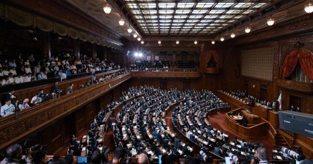 「次は高市総理か小林総理か」自民党保守議員がかたずをのんで見守る萩生田元政調会長の次の一手 ― どちらが自分に近寄ってくるかの「品定め」をしているのでは
