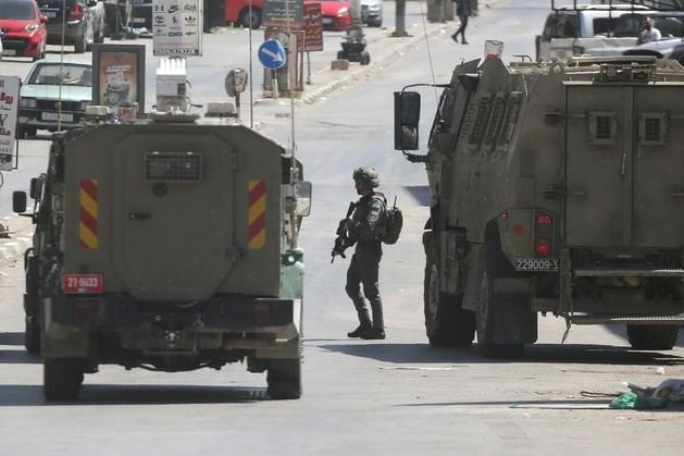 ヨルダン川西岸のイスラエル軍によって解雇された代表団の2人のアイルランドの外交官