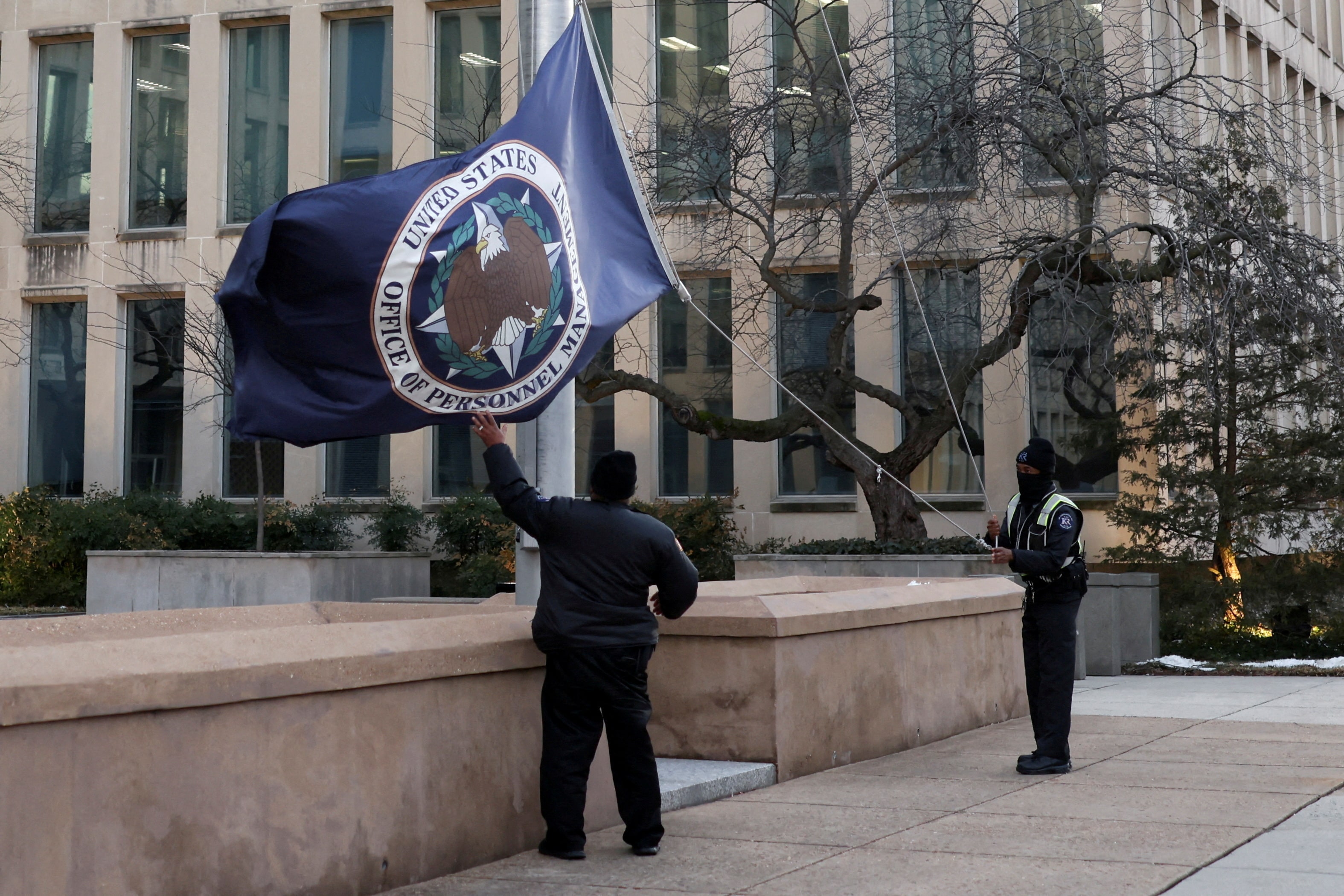 トランプ政権当局者、職員を「うそ発見器｜で検査　非機密情報のリークで