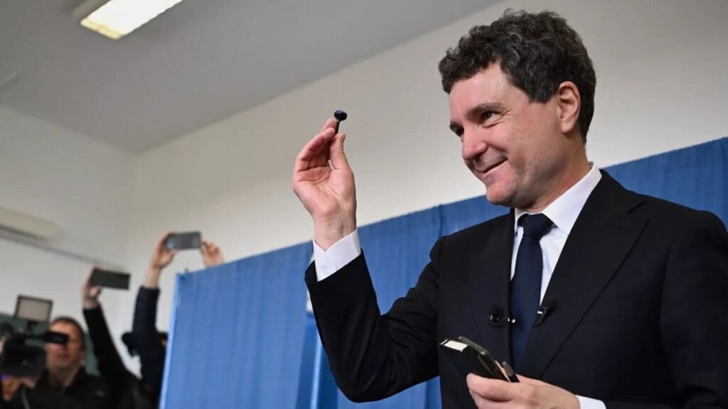 ニクソール・ダンは、ルーマニアの大統領を務めることを選んだ