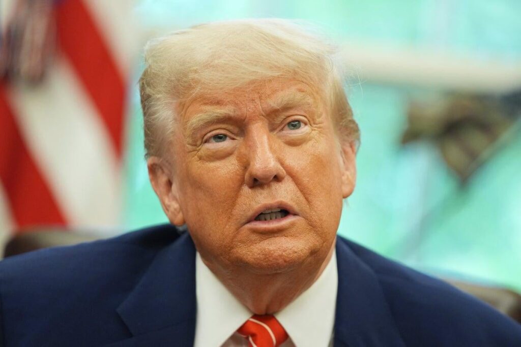 警告ドナルドトランプの反対意欲のドライブは、英国の誤った情報の危機を促進しています
