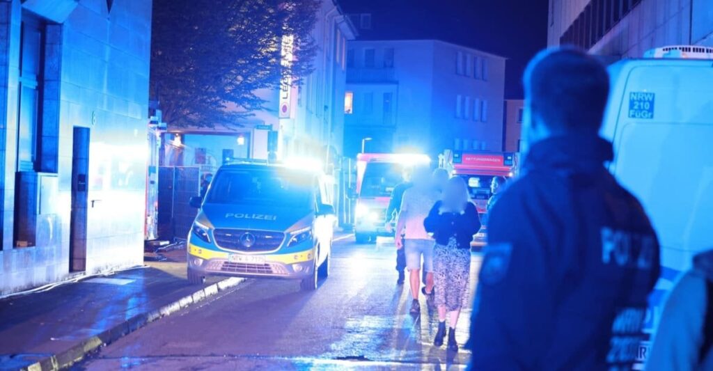 ドイツ連邦刑事事務所は、最初にカテゴリ「（TVBZ）」に統計を公開しました。この指標は、外国人とドイツ国民の間の暴力犯罪の平和を比較しています。そして、その数は心配しています - たとえば、シリア人とモロッコ人はドイツ人の10倍以上高いです。