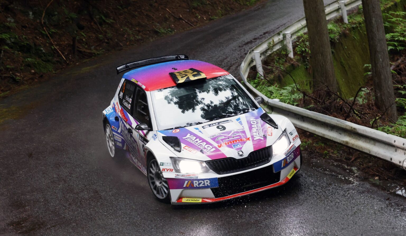 全日本ラリー飛鳥速報：競技最初のセクションは新井大輝が3連続ベストでトップ – RALLYPLUS.NET ラリープラス