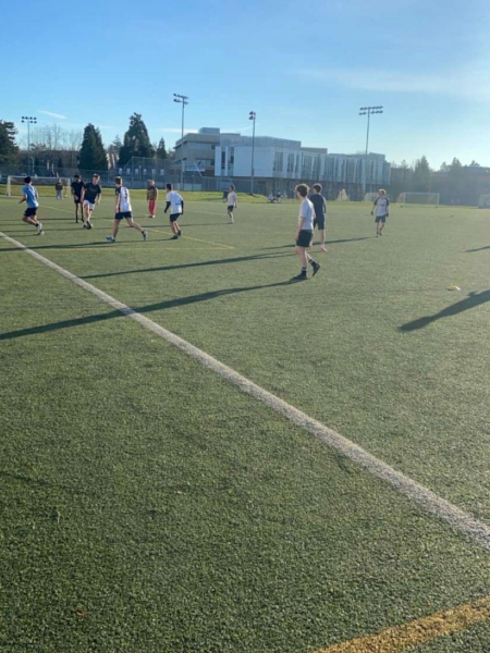 学内のサッカーチームに参加し、週に一度試合をしていました