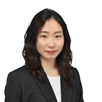 川越 紫乃 氏