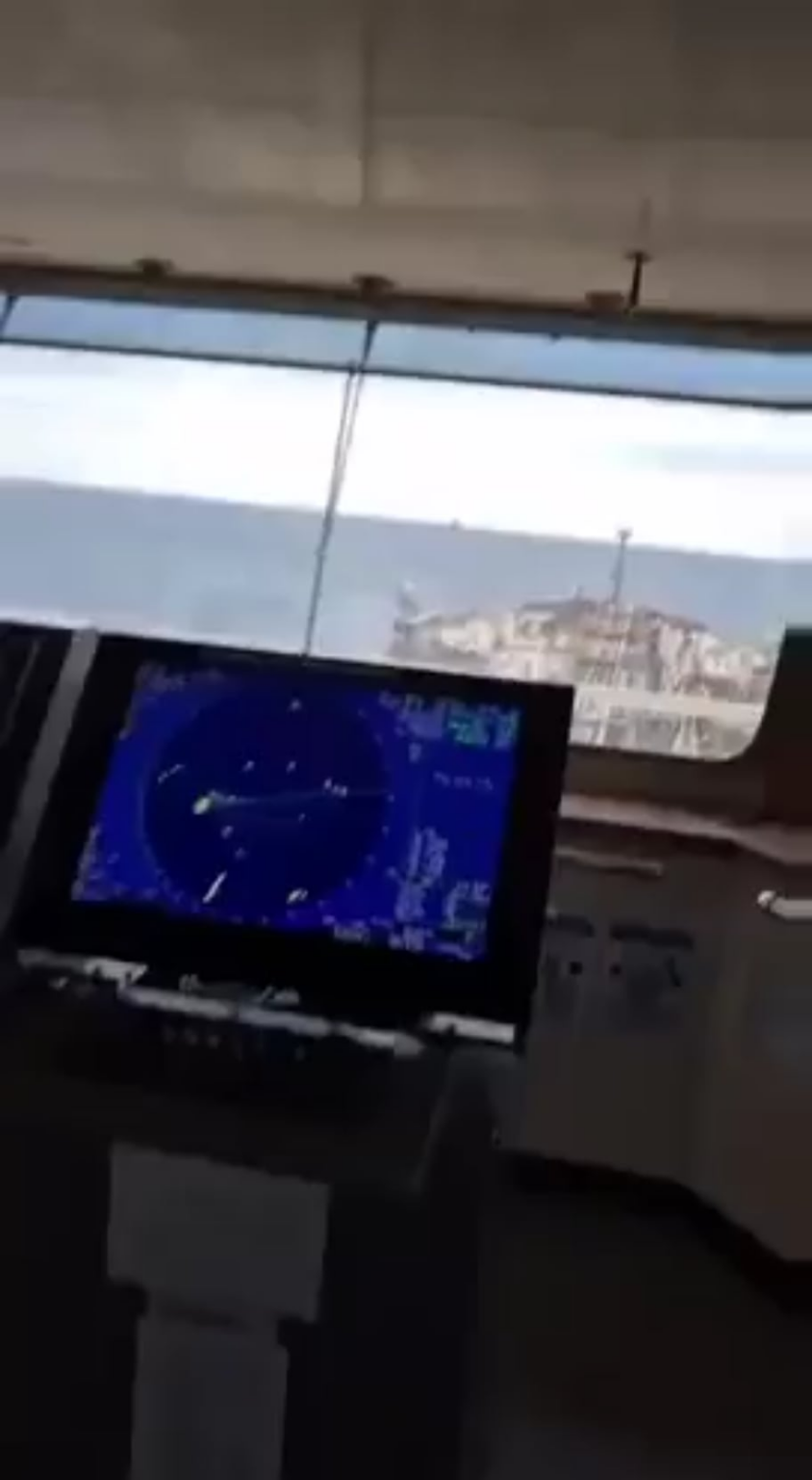 エストニア海軍はロシアの影の艦隊船を押収しようとします、SU-35はエストニアの空域に違反して支援します