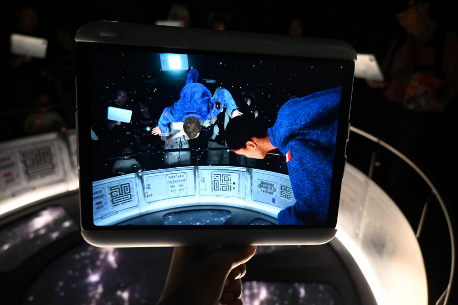 宇宙飛行士まで現れた（撮影5月20日：大阪・関西万博）