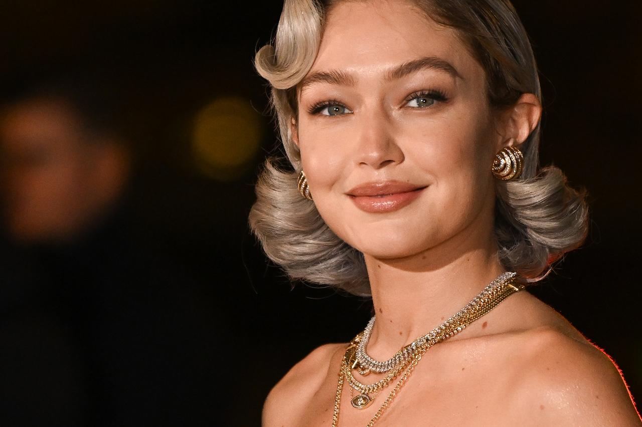画像3: ジジ・ハディッド、30歳バースデーを豪華セレブと祝福！ブラッドリー・クーパーとの愛も順調