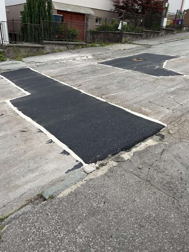 なぜスロバキアの道路がこのように修復されるのですか？