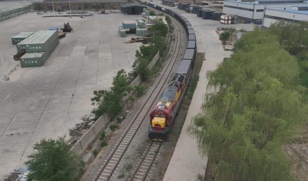 中国寧夏と欧州を結ぶ初の鉄海連携輸送コールドチェーン専用線が開通