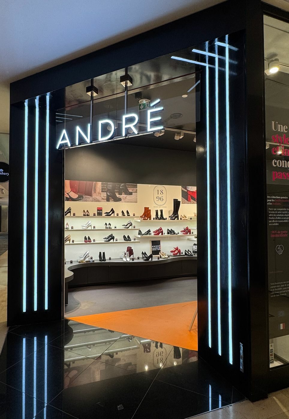 パリのラ・デファンスにあるアンドレの店舗