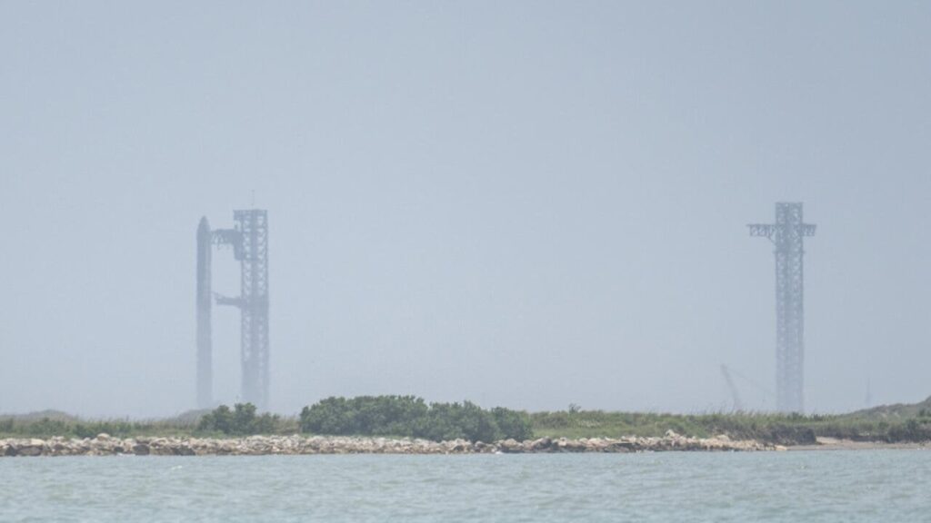 SpaceXの宇宙船は、9回目のテスト飛行障害の後、インド洋上で爆発します