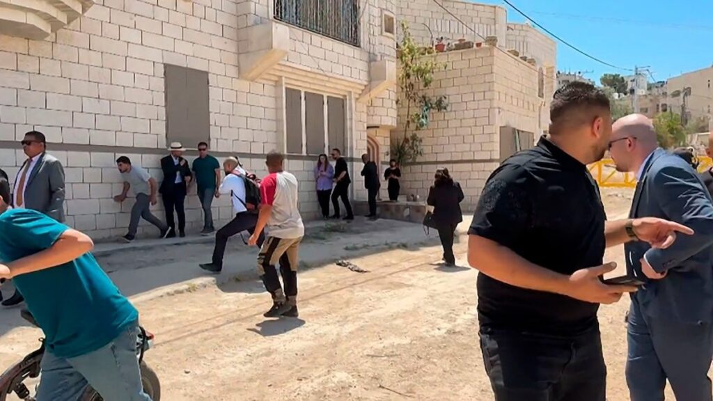 イスラエルがヨルダン川西岸で警告ショットを発射したとき、デンマークの外交官が存在していました