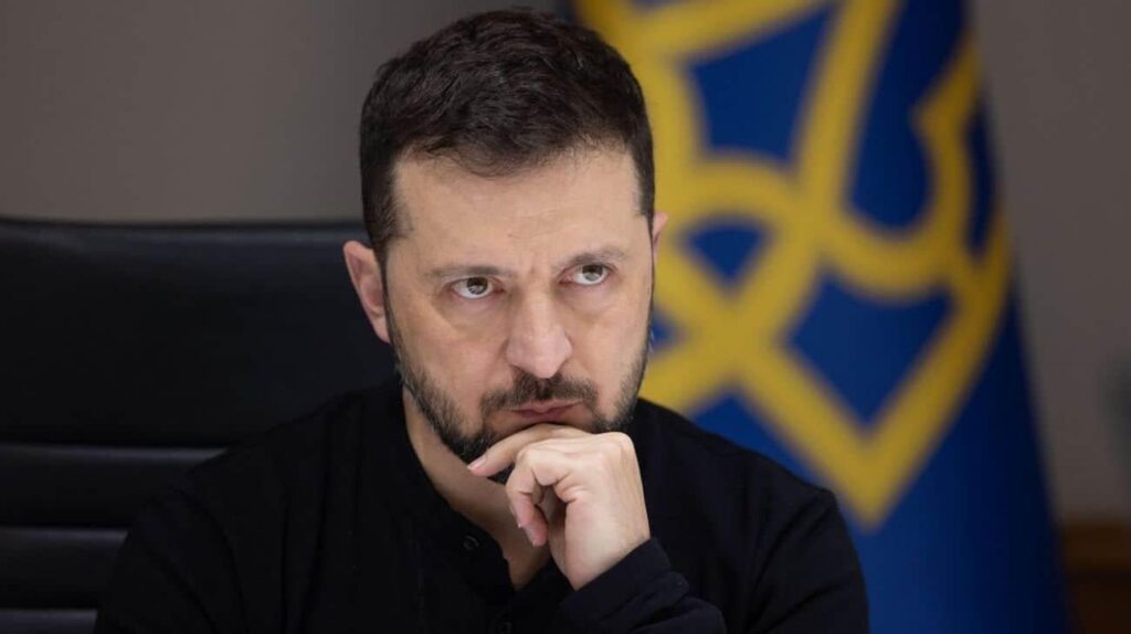 Volodymyr Zelenskyy大統領は、ウクライナが5月12日からロシアからの完全で永続的な停戦を期待していることを再確認し、5月15日にTürkiyeでKremlinのリーダーであるウラジミール・プーチンが潜在的な和平交渉のために待っていると宣言した。