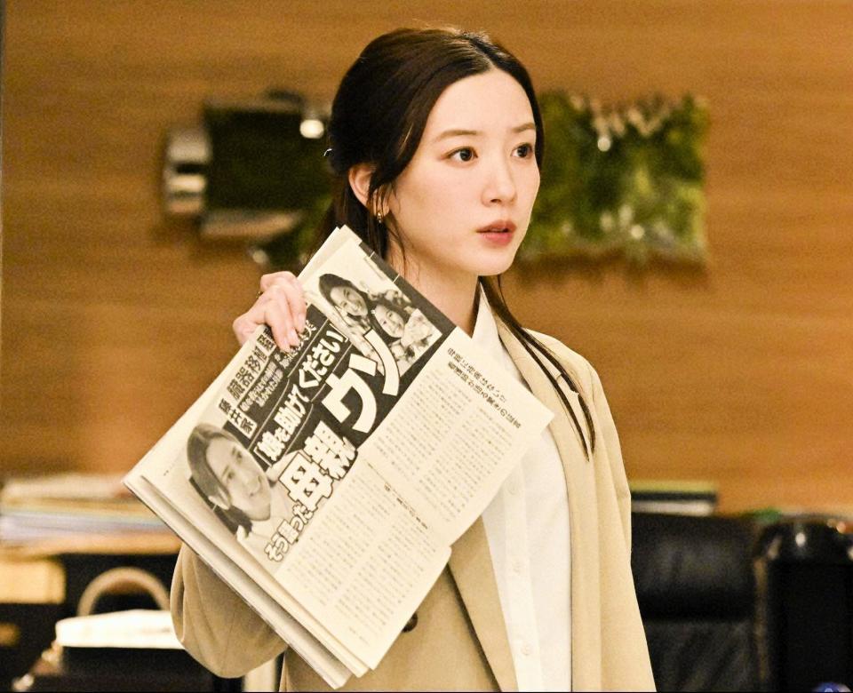 「キャスター」一瞬映った写真 臓器売買業者と密会していた医師の正体に衝撃「父親がなぜ！？」 ＶＩＶＡＮＴ名優に騒然 - デイリースポーツ