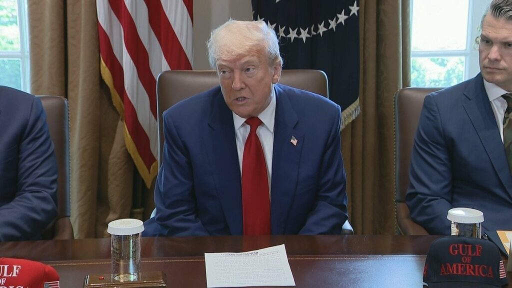 トランプ大統領 マイナス成長は「バイデンのせい」 GDP3年ぶりマイナス成長で ― トランプ政権の誕生後は経済に急ブレーキ