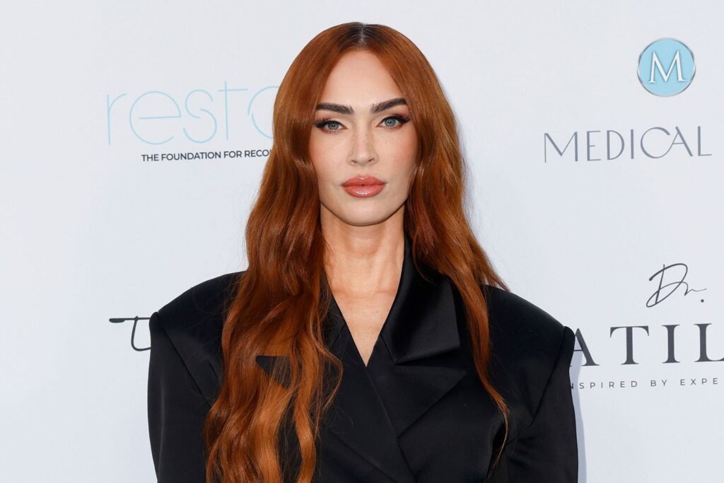 ミーガン・フォックスは、MGKで38歳の妊娠は「計画外であるが幸せな驚き」だったと言います。