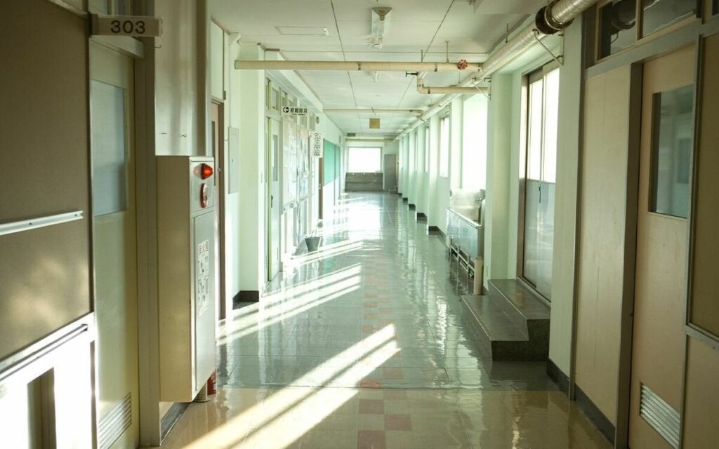 約40年で自殺する子供の数は1.5倍に…なぜ日本で「子どもの自殺」が増加しているのか | 文春オンライン
