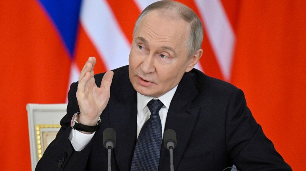 トランプは、プーチンが「絶対に狂った」と言っていると言います、とロシアの没落について警告します