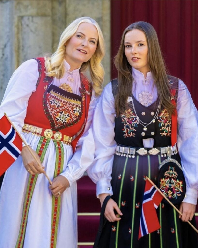 ノルウェーは、伝統的な衣服がまだ一般人口の間で広く使用されている唯一の西ヨーロッパの国ですか？