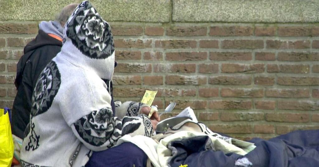 ライデンはホームレスの人々に罰金を与えるのをやめます。