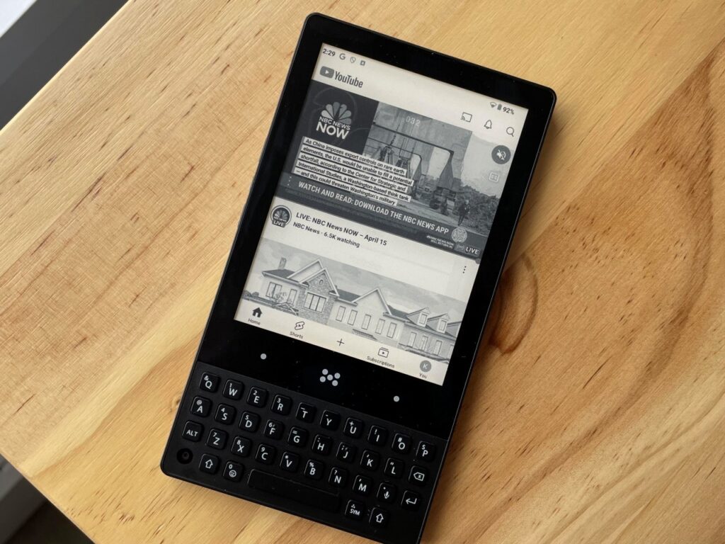 売りは「使いにくさ」--物理キーボード＆電子ペーパー搭載スマホ「Minimal Phone」レビュー - CNET Japan