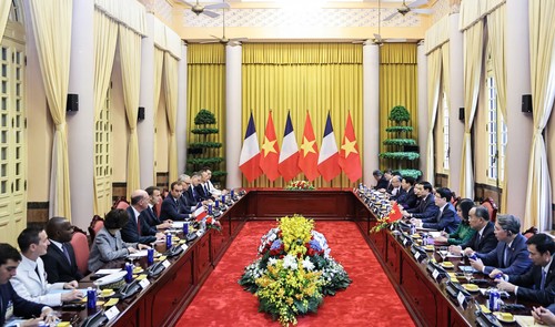 ルオン・クオン国家主席 フランスのマクロン大統領と会談 各分野での協力強化を確認 ルオン・クオン国家主席 フランスのマクロン大統領と会談 各分野での協力強化を確認