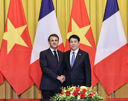 ルオン・クオン国家主席とフランスのマクロン大統領 共同記者会見を実施